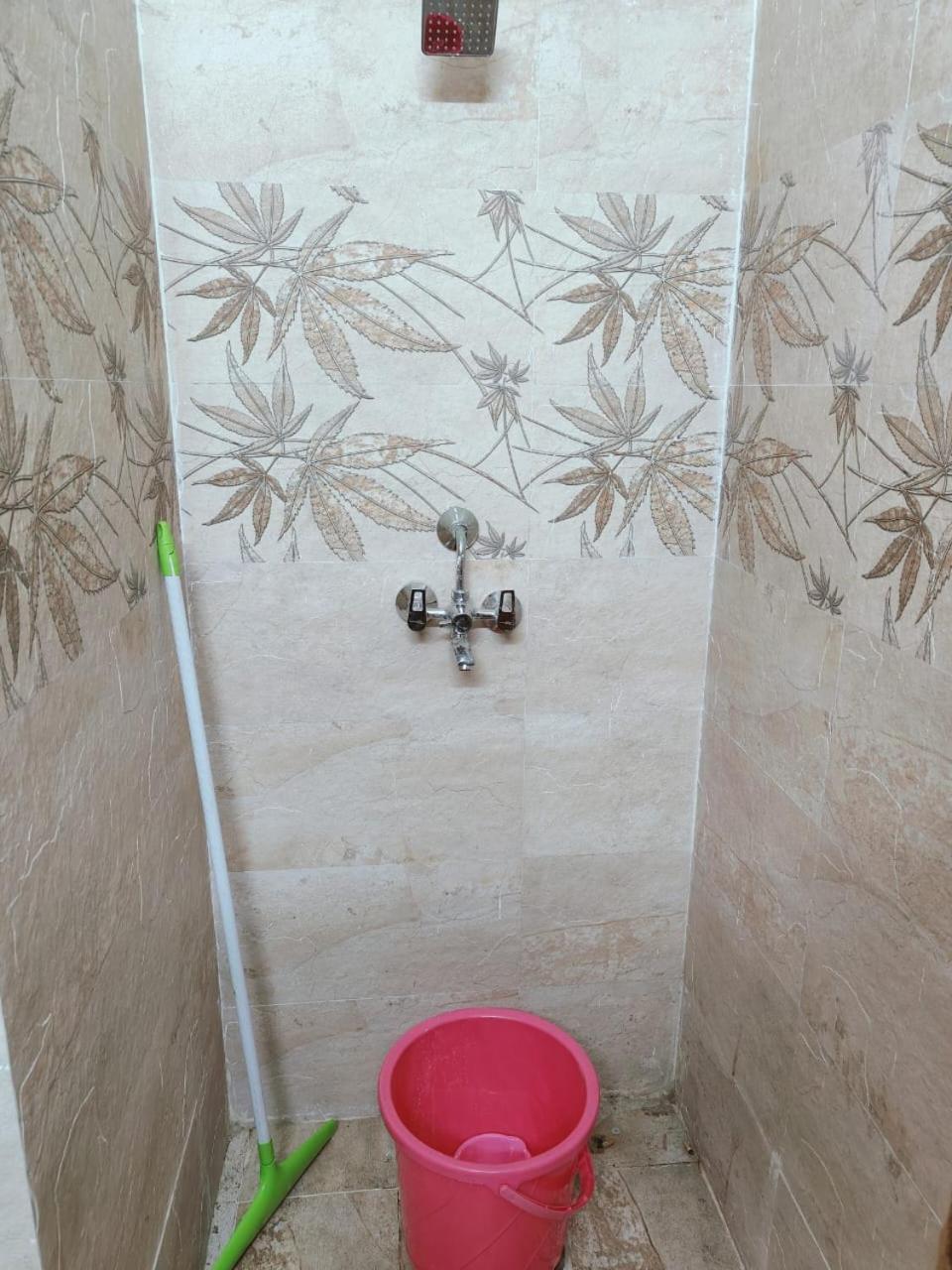 Studio Apartment By La Valentino Near Expo Mart Greater Noida Luaran gambar