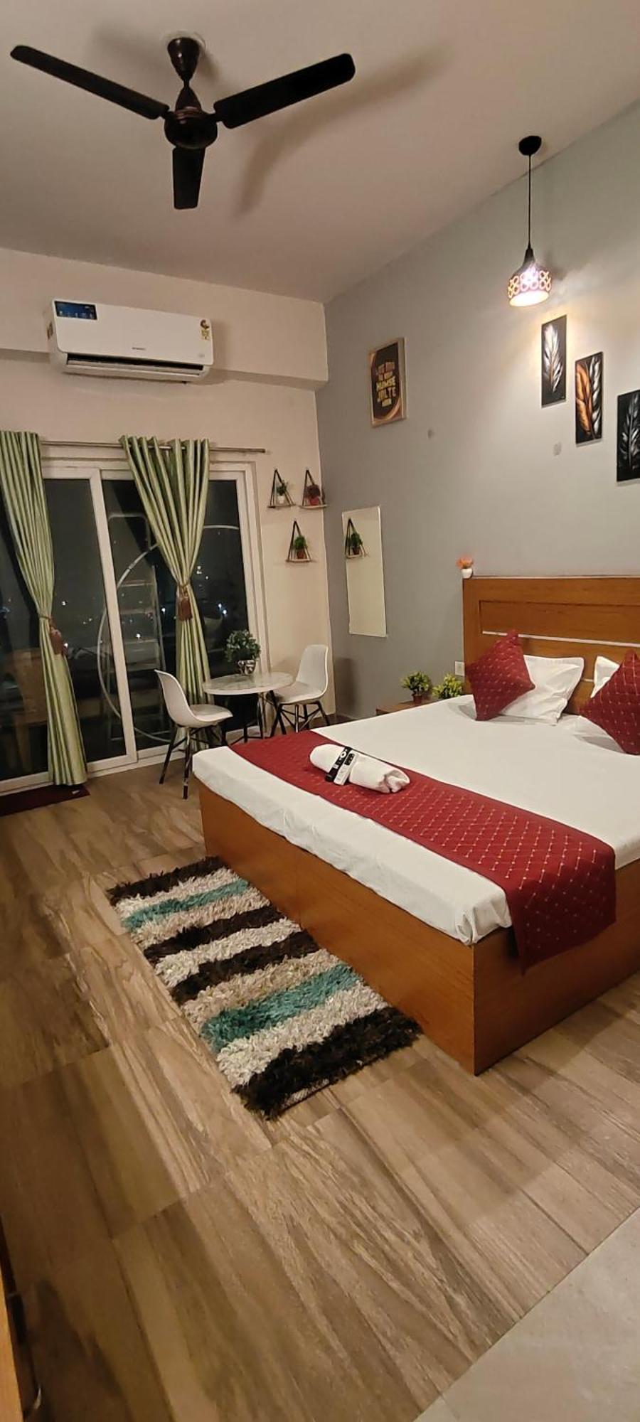 Studio Apartment By La Valentino Near Expo Mart Greater Noida Luaran gambar