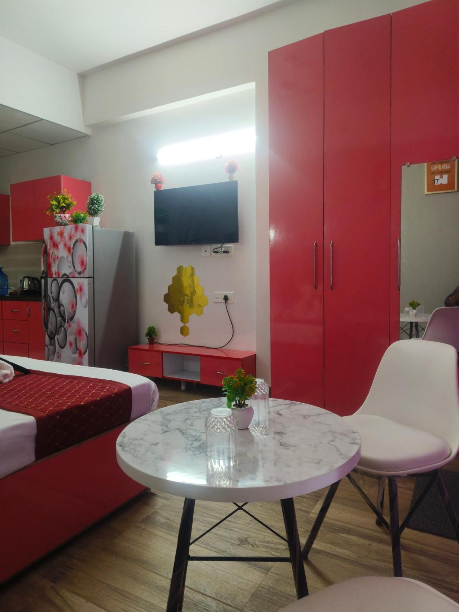 Studio Apartment By La Valentino Near Expo Mart Greater Noida Luaran gambar