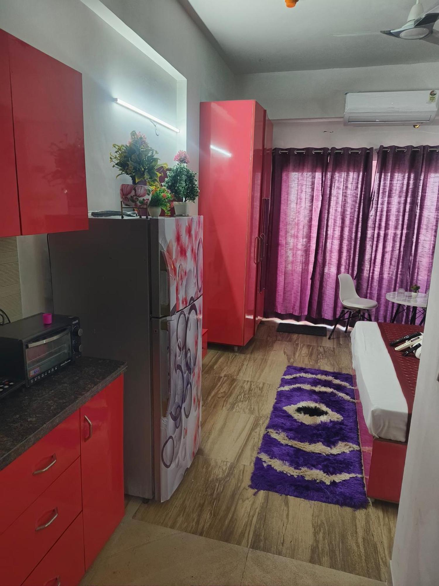 Studio Apartment By La Valentino Near Expo Mart Greater Noida Luaran gambar